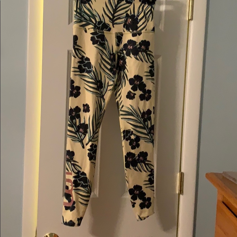 Beyond Yoga leggings made for Barre3